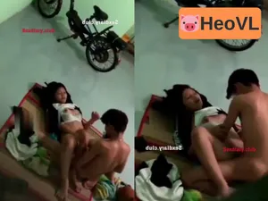 Quay lén hai nữ sinh địt nhau trong trọ