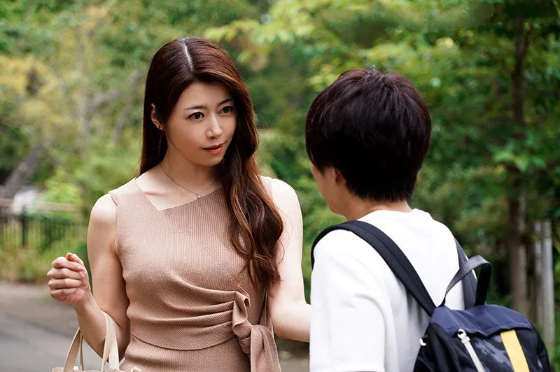 Xoạc mẹ của bạn thân trong chuyến về quê 3 ngày