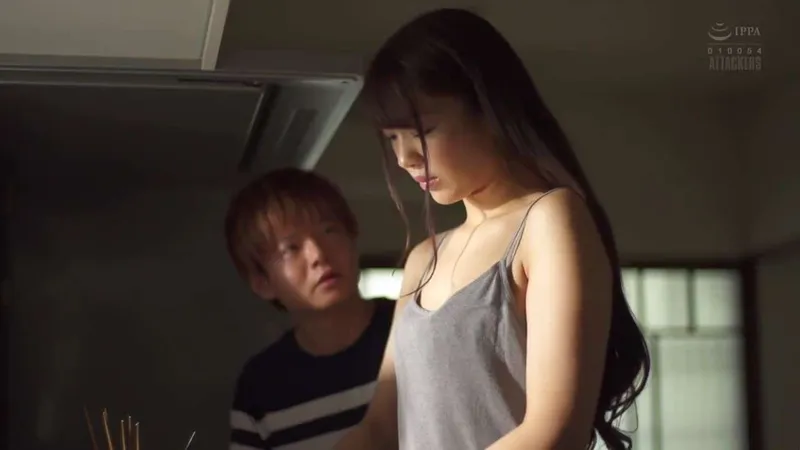 Chồng mới cưới của chị gái nện cô em cô vợ đang buồn bã vì thất tình